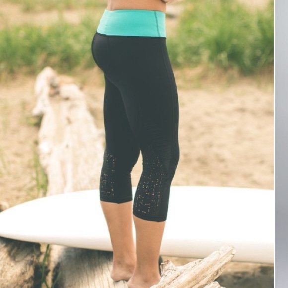 Lululemon Water Bound Crop - Picture 3 of 6